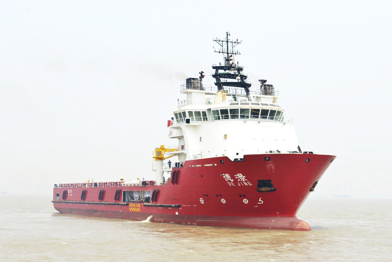 Large oil spill recovery ship