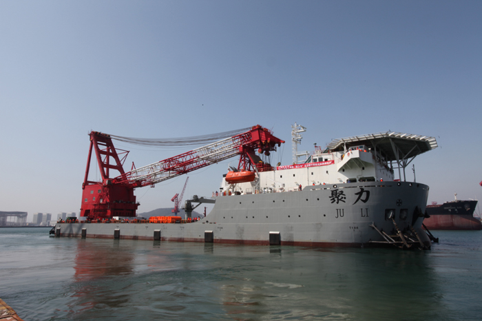 Multi-functional offshore engineering vessels
