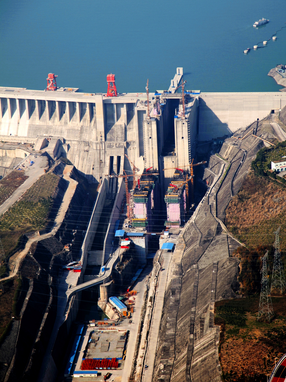 Three Gorges vertical ship Lift