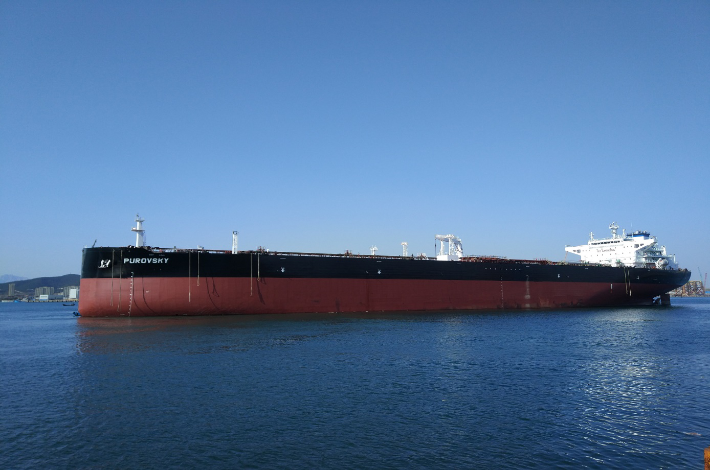 113,000 DWT refined oil tanker