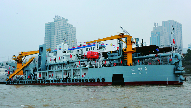 dredge boat